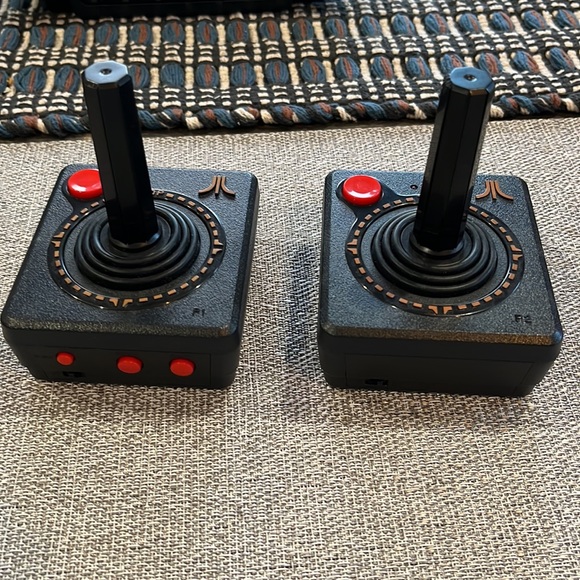 Classic Atari Remake Console - Picture 3 of 5